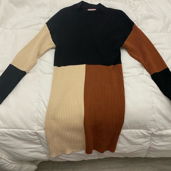 Colour block sweater dress. Size medium - Picture 2 of 4